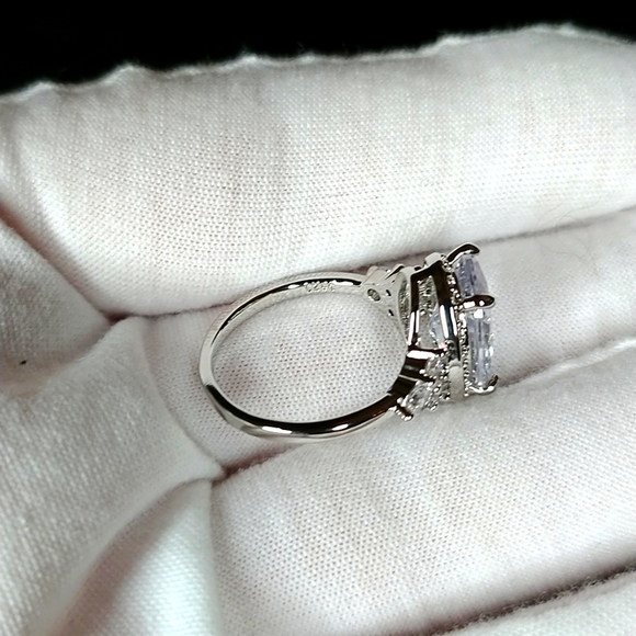 💖Gorgeous 925 Silver and White Sapphire set of Ring and Earrings size 7 - Picture 6 of 11